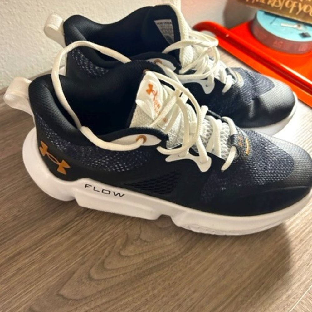Under Armour Women's Flow Breakthru 3 Basketball Shoes - Size 9